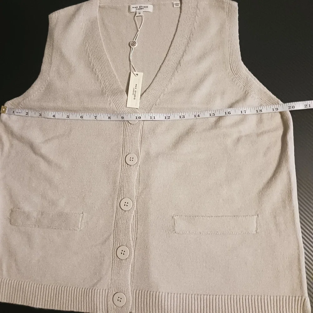 NWT‎ 2pk Max Studio V-Neck Button Front Knit Sweater Vests Black & Bone Plus 1X
